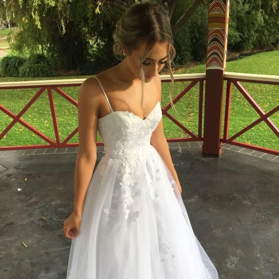 White Prom Dresses Lace Evening Gowns With Appliques       S3533