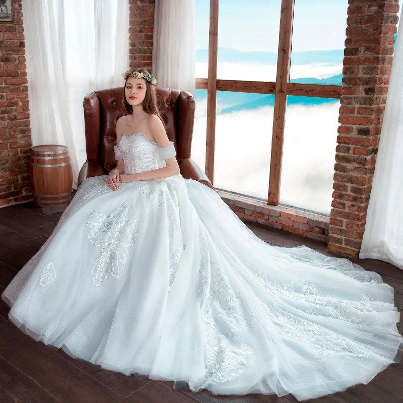 Princess Sweetheart Ball Gown Wedding Dress